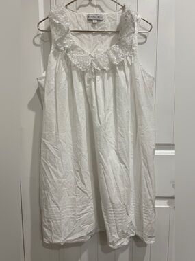 Eileen West White Ruffled Eyelet 100% Cotton CottageCore Feminine Nightgown